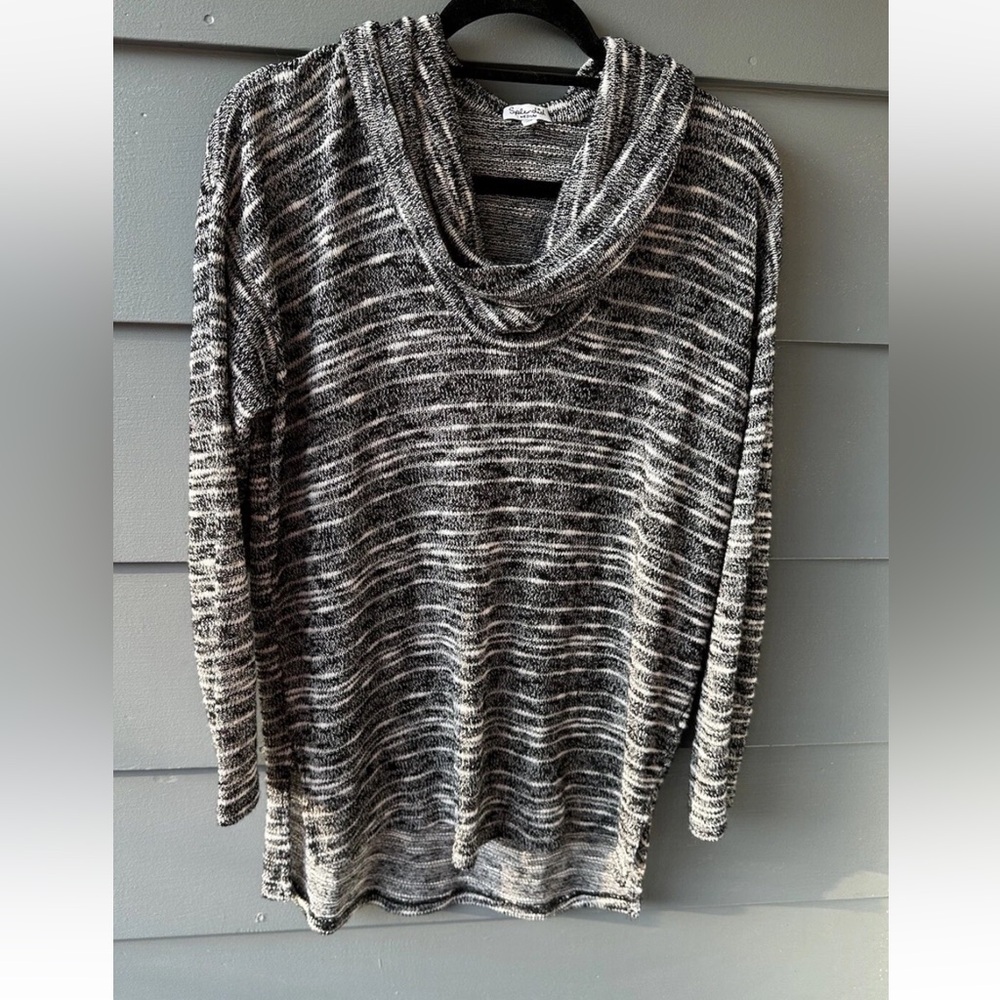 Splendid Black & White Cowl Neck Sweater Sz M